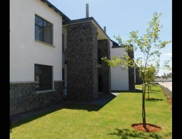 2 BEDROOM PROPERTY TO RENT IN GLEN MARAIS